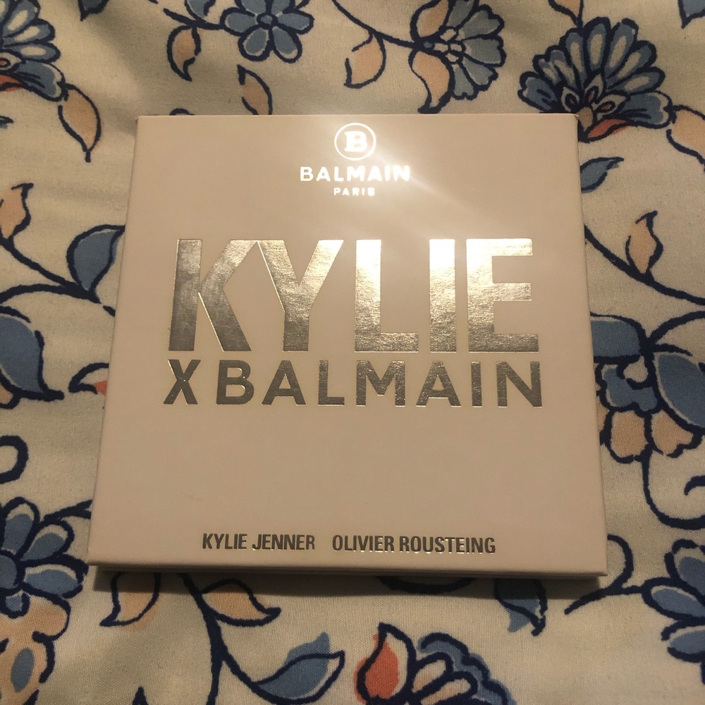 Kylie Jenner x Balmain Palette 💜✨